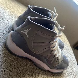 Cool Gray 11s size 6 in boys